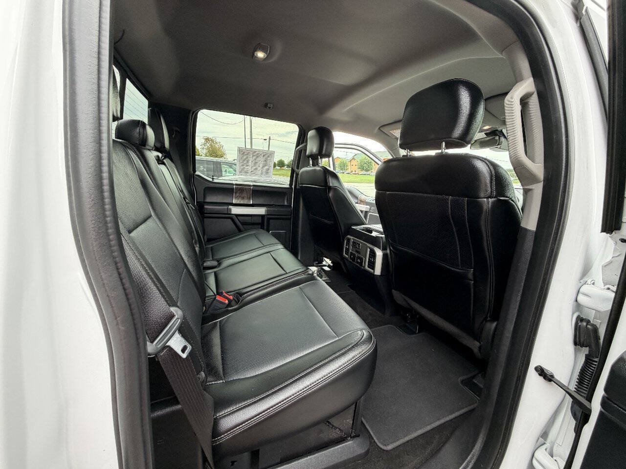 Used 2018 Ford F350 Lariat w/ Lariat Ultimate Package AWD/4WD image 23