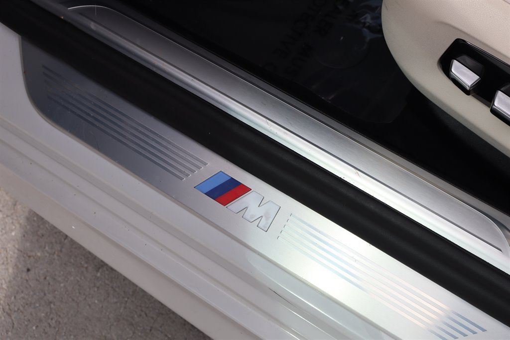 Used 2020 BMW 740i w/ M Sport Package RWD image 41