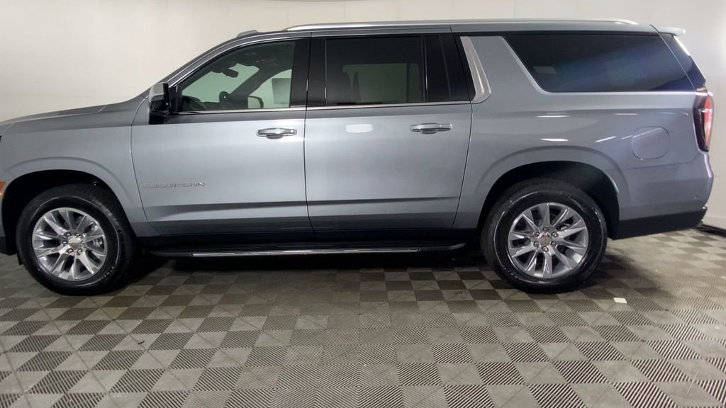New 2025 Chevrolet Suburban Premier image 6