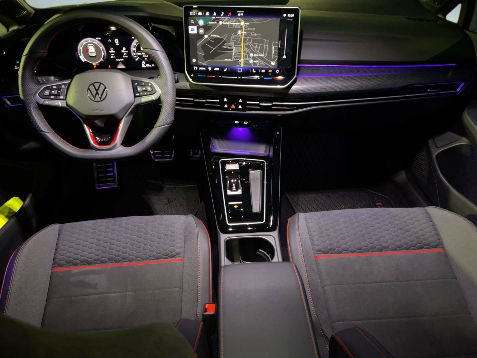 New 2025 Volkswagen Golf SE image 16