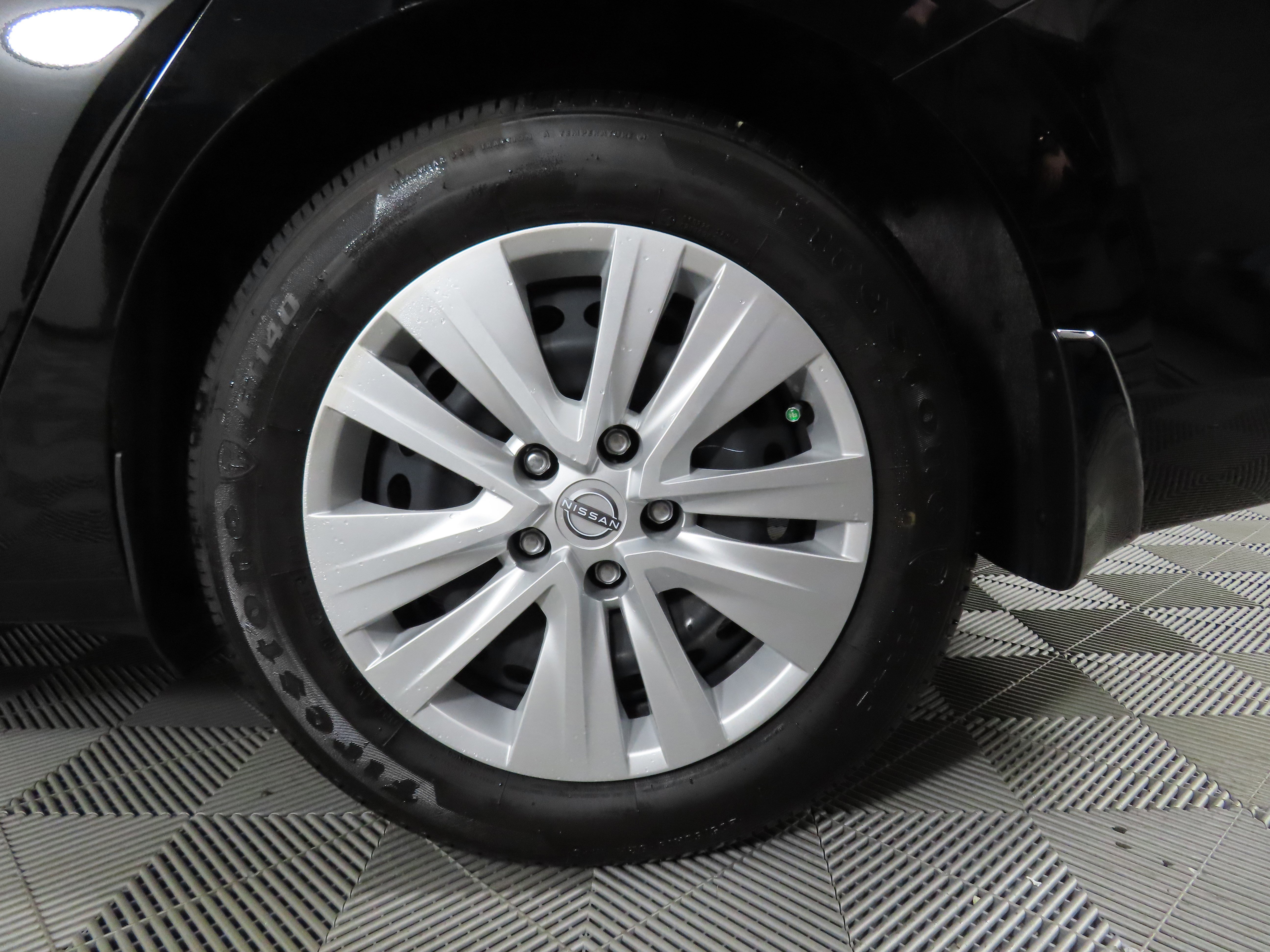 Used 2025 Nissan Sentra S image 13