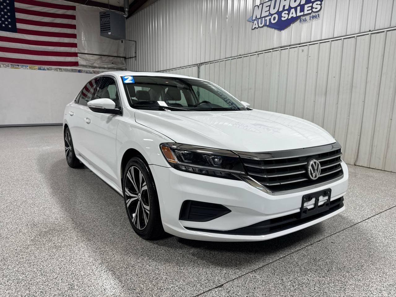 Used 2021 Volkswagen Passat 2.0T SE FWD image 2