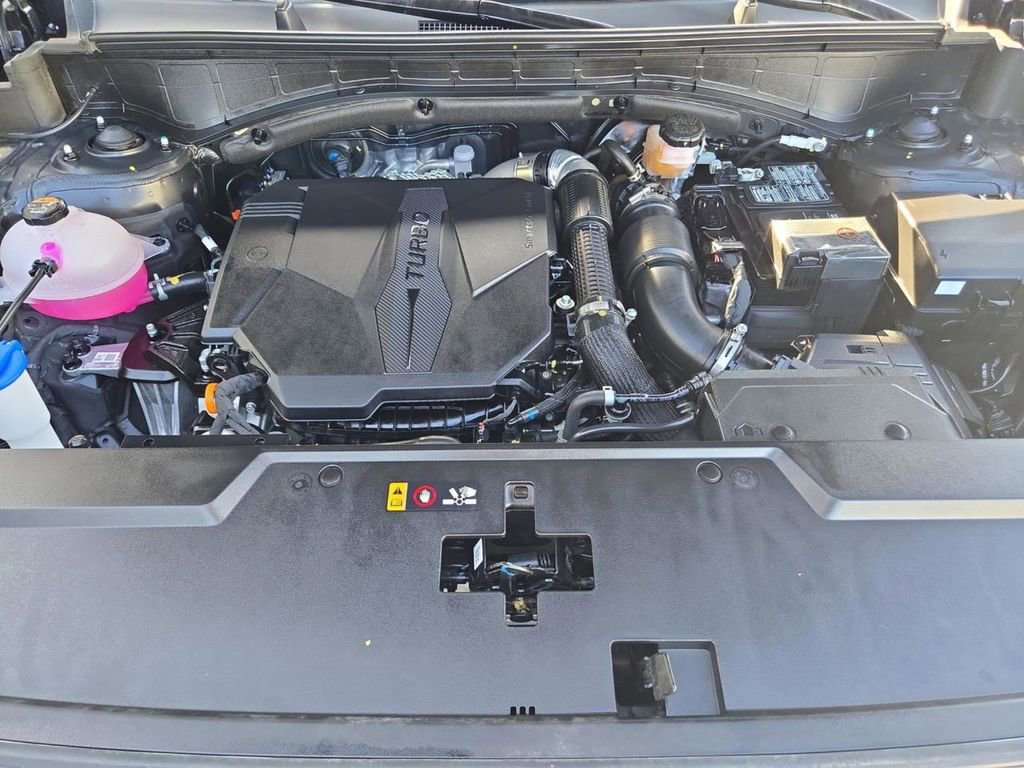 Used 2025 Hyundai Santa Fe Limited image 33