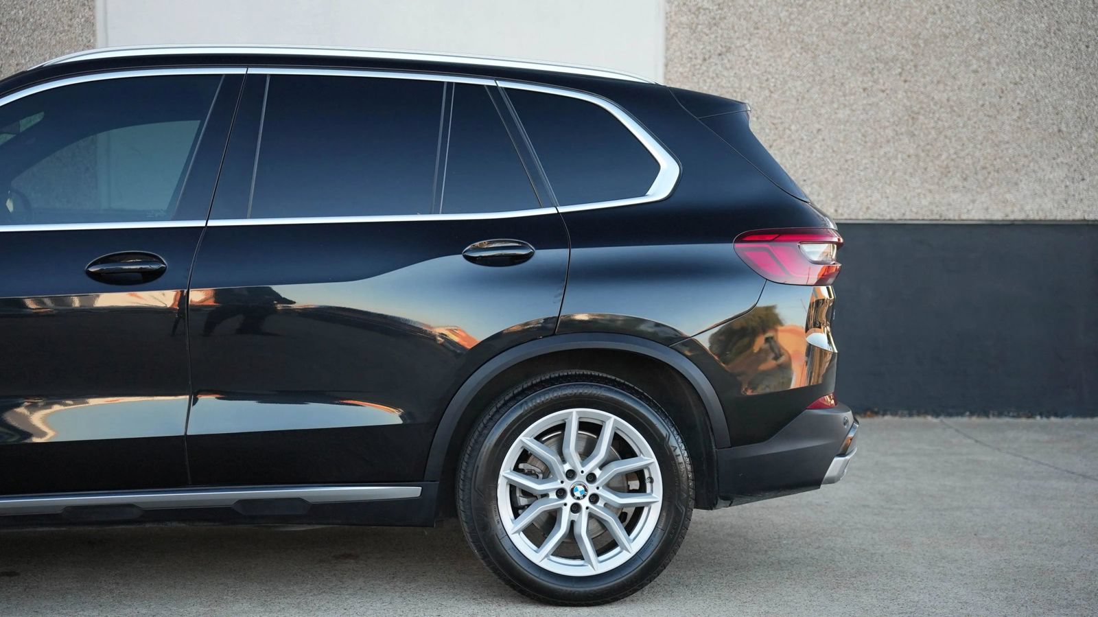 Used 2019 BMW X5 xDrive40i w/ Convenience Package AWD/4WD image 13