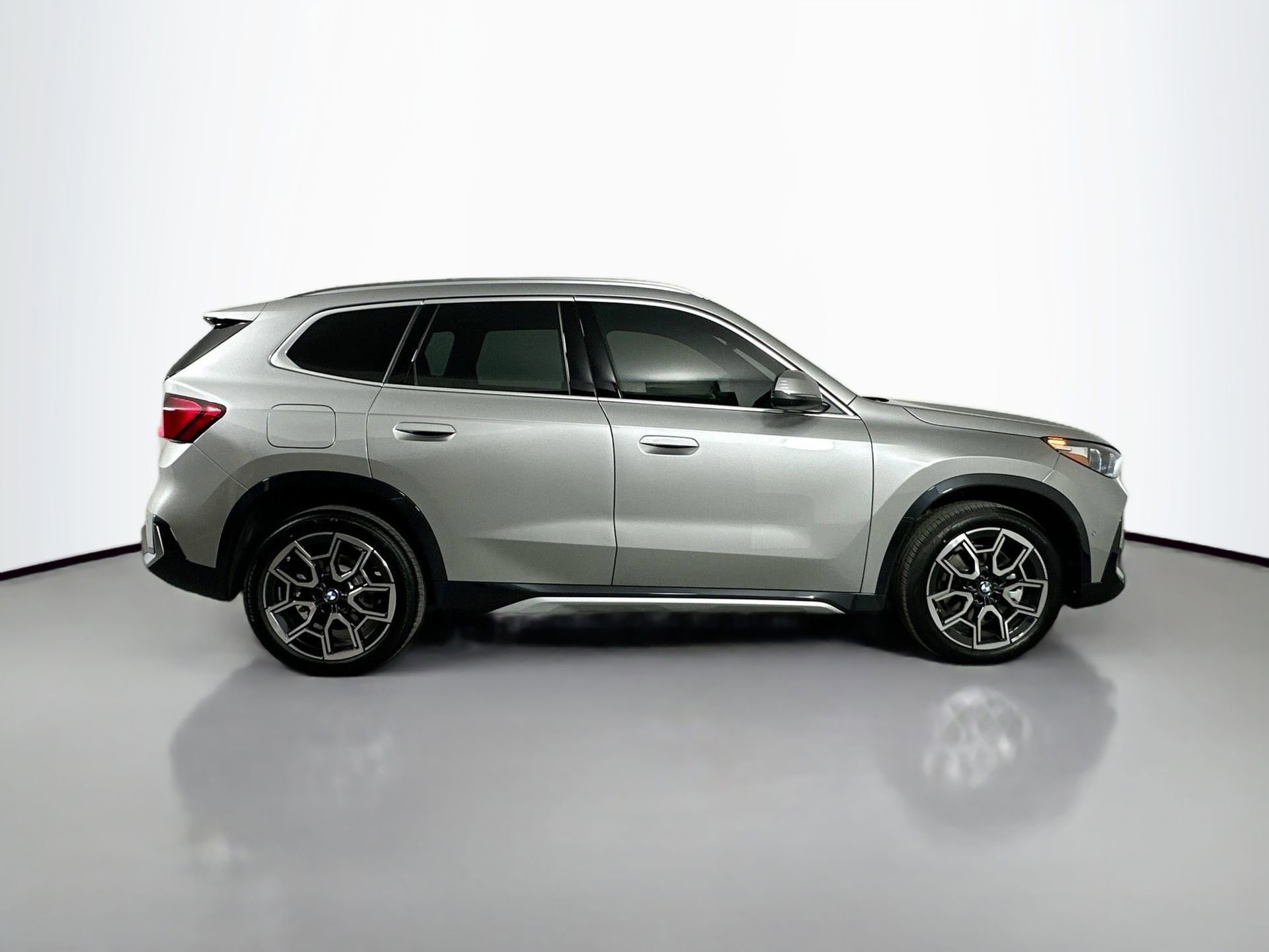 New 2026 BMW X1 xDrive28i w/ Technology Package image 4
