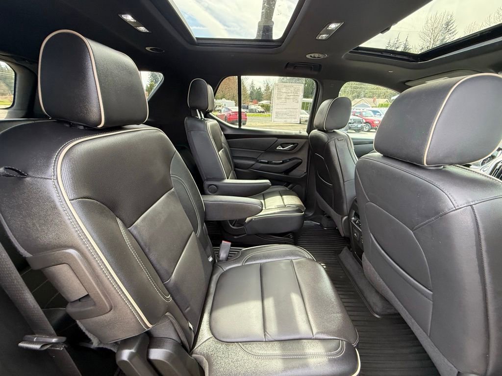Used 2023 Chevrolet Traverse Premier w/ Redline Edition image 18