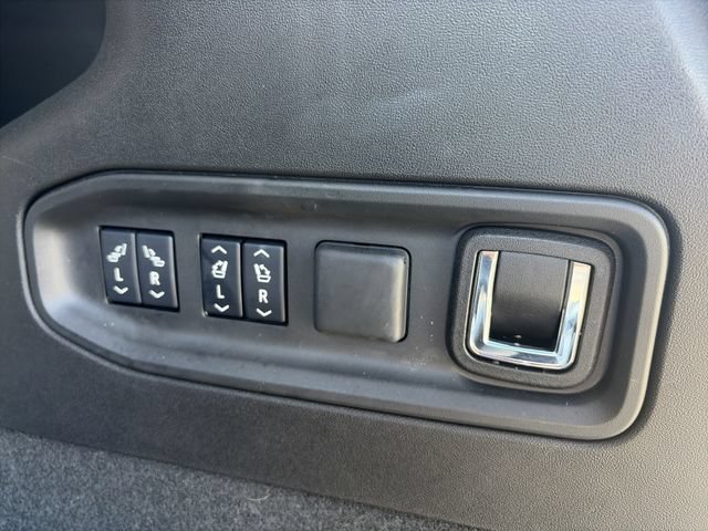 Certified 2026 Cadillac Vistiq Luxury AWD/4WD image 6