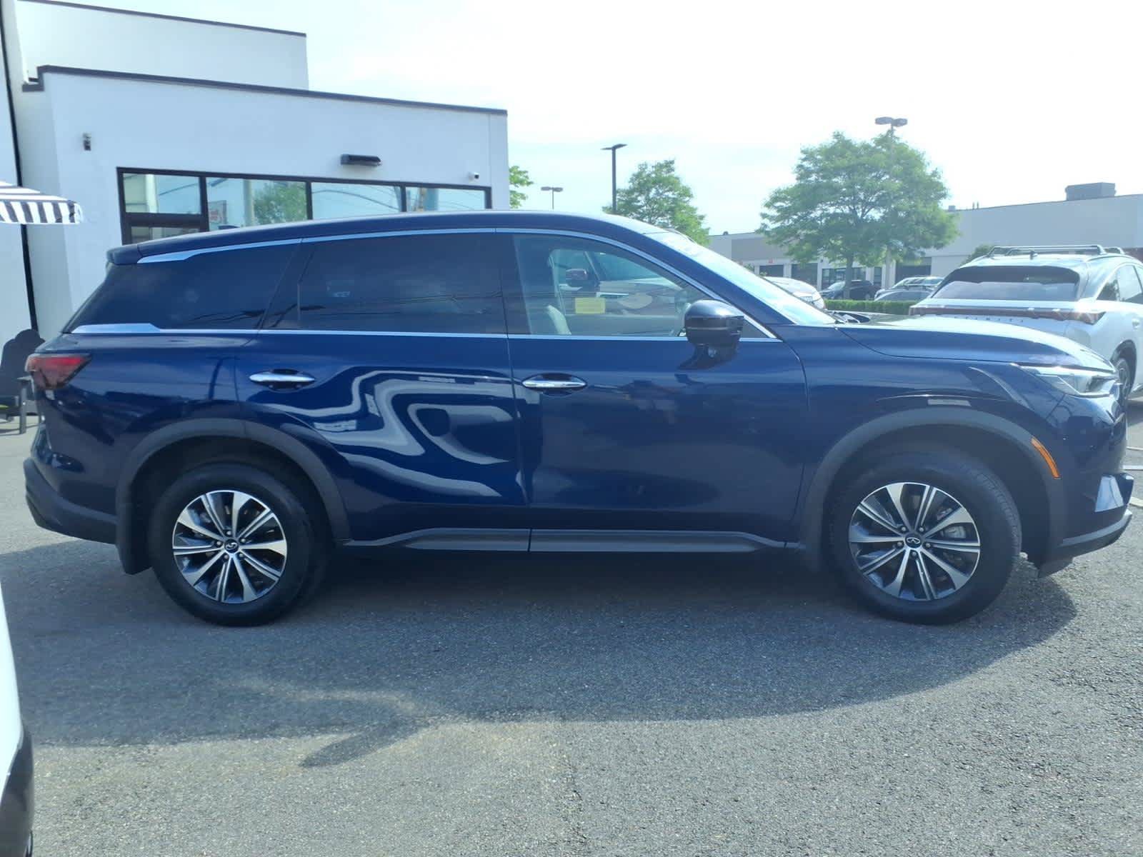 Certified 2025 INFINITI QX60 Pure AWD/4WD image 4