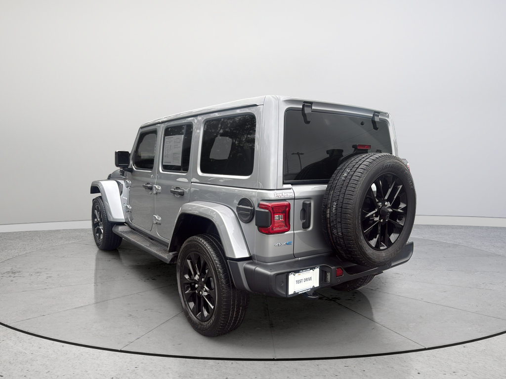 Used 2021 Jeep Wrangler Unlimited Sahara w/ Cold Weather Group AWD/4WD image 9