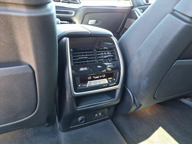 Used 2022 BMW X7 M50i w/ Executive Package AWD/4WD image 17