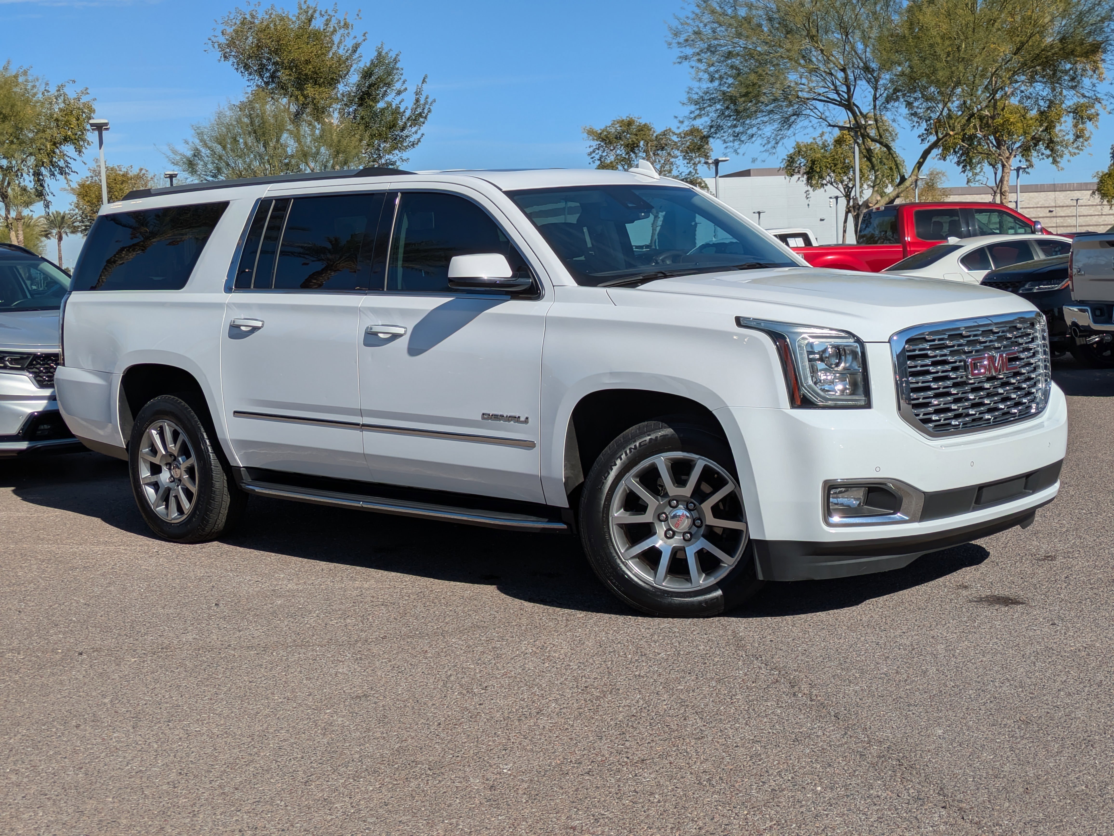 Used 2020 GMC Yukon XL Denali w/ Open Road Package image 35
