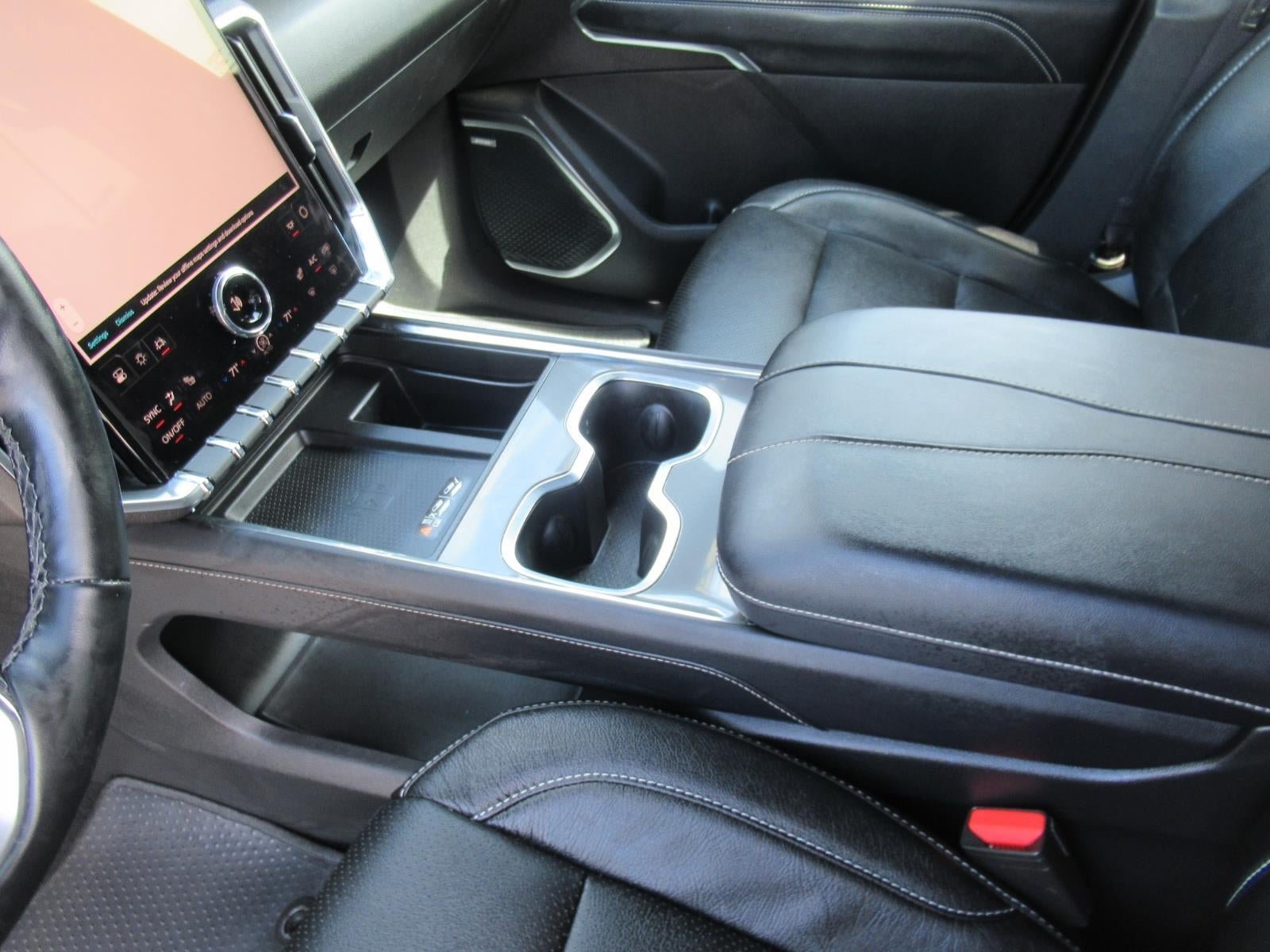 Used 2025 GMC Acadia Elevation FWD image 17