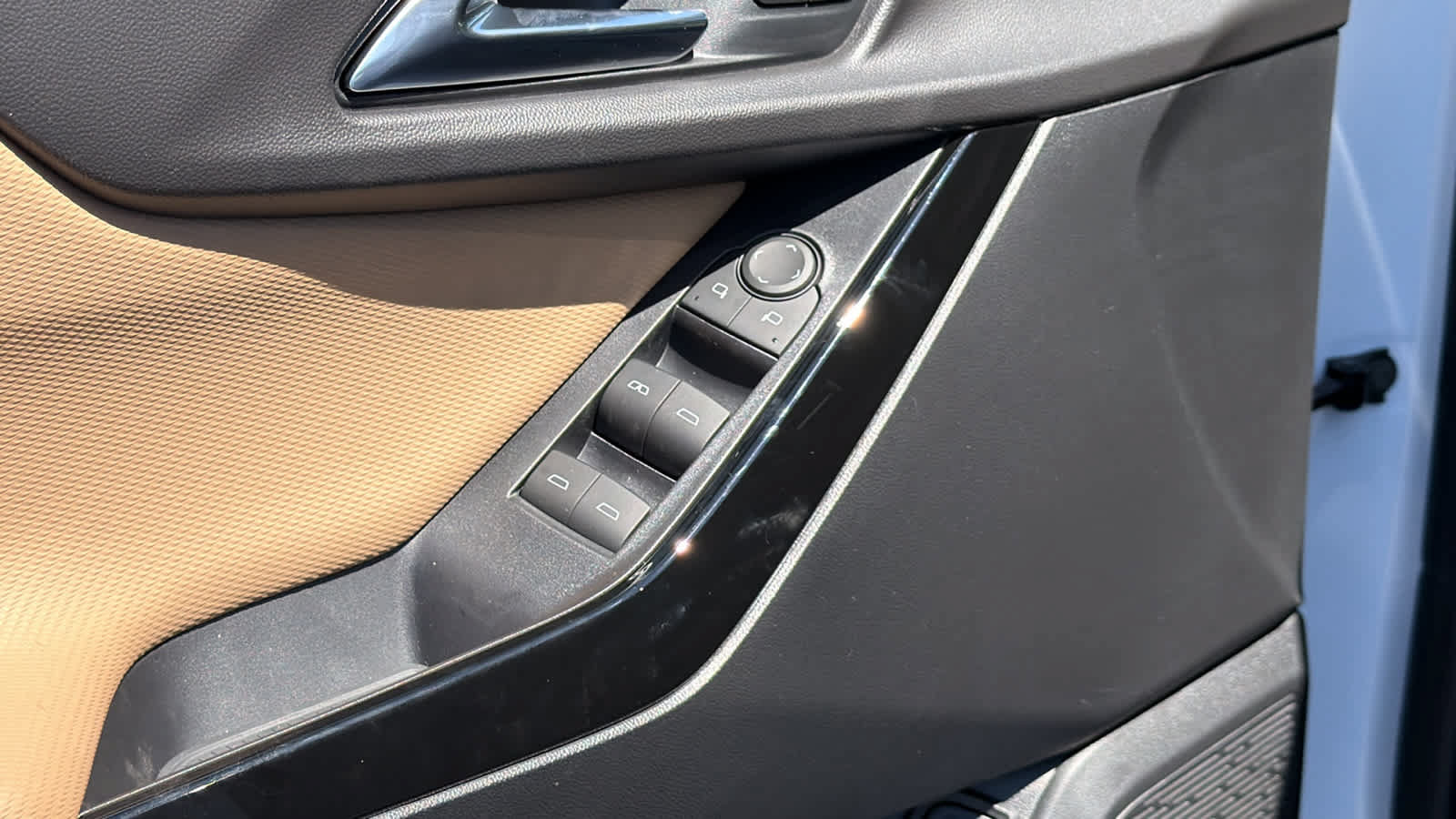New 2027 Chevrolet Equinox ACTIV w/ Safety and Technology Package AWD/4WD image 22