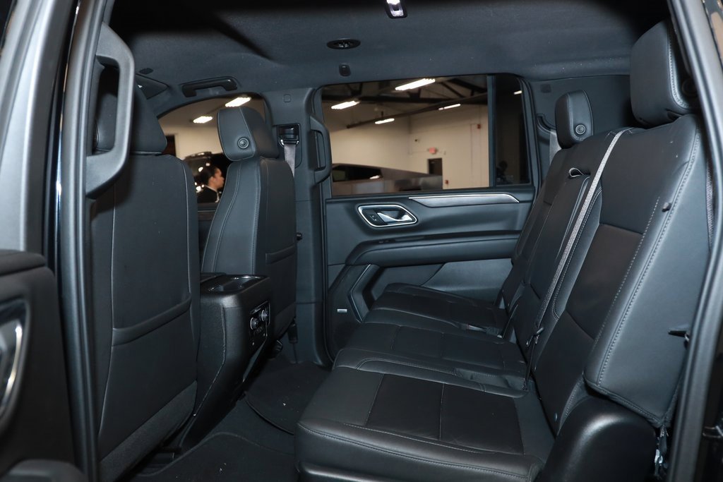 Used 2024 Chevrolet Suburban LT image 12