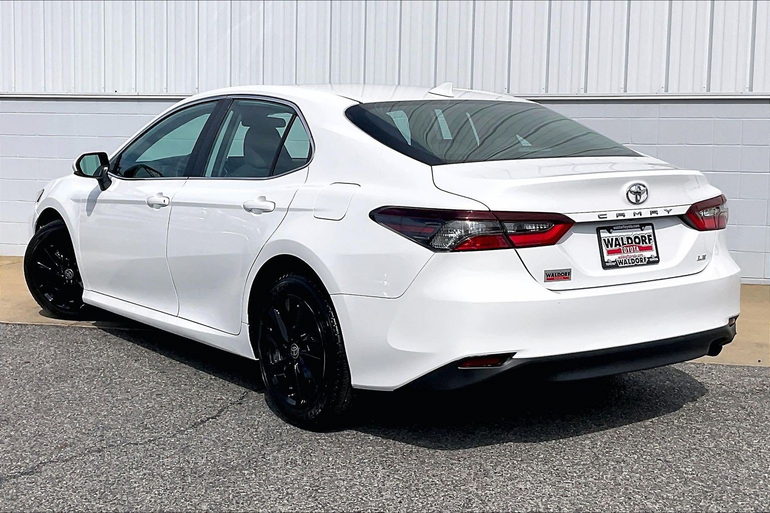 Used 2024 Toyota Camry LE FWD image 15