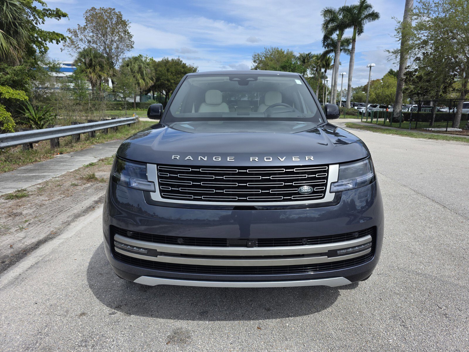 New 2026 Land Rover Range Rover SE image 8