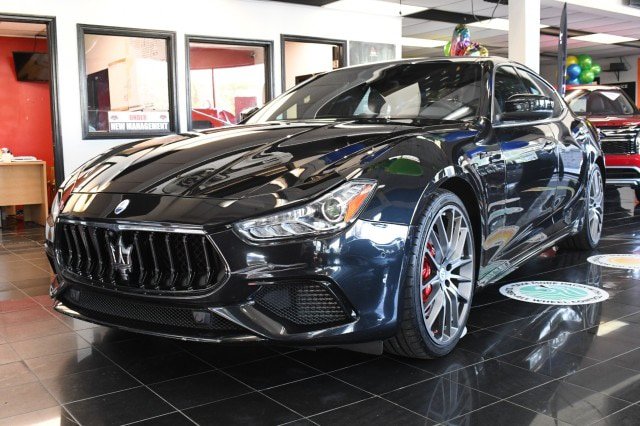 Used 2022 Maserati Ghibli Modena Q4 AWD/4WD image 1