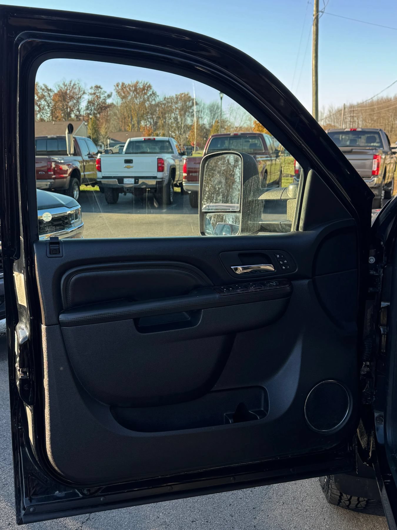 Used 2011 GMC Sierra 3500 Denali AWD/4WD image 13