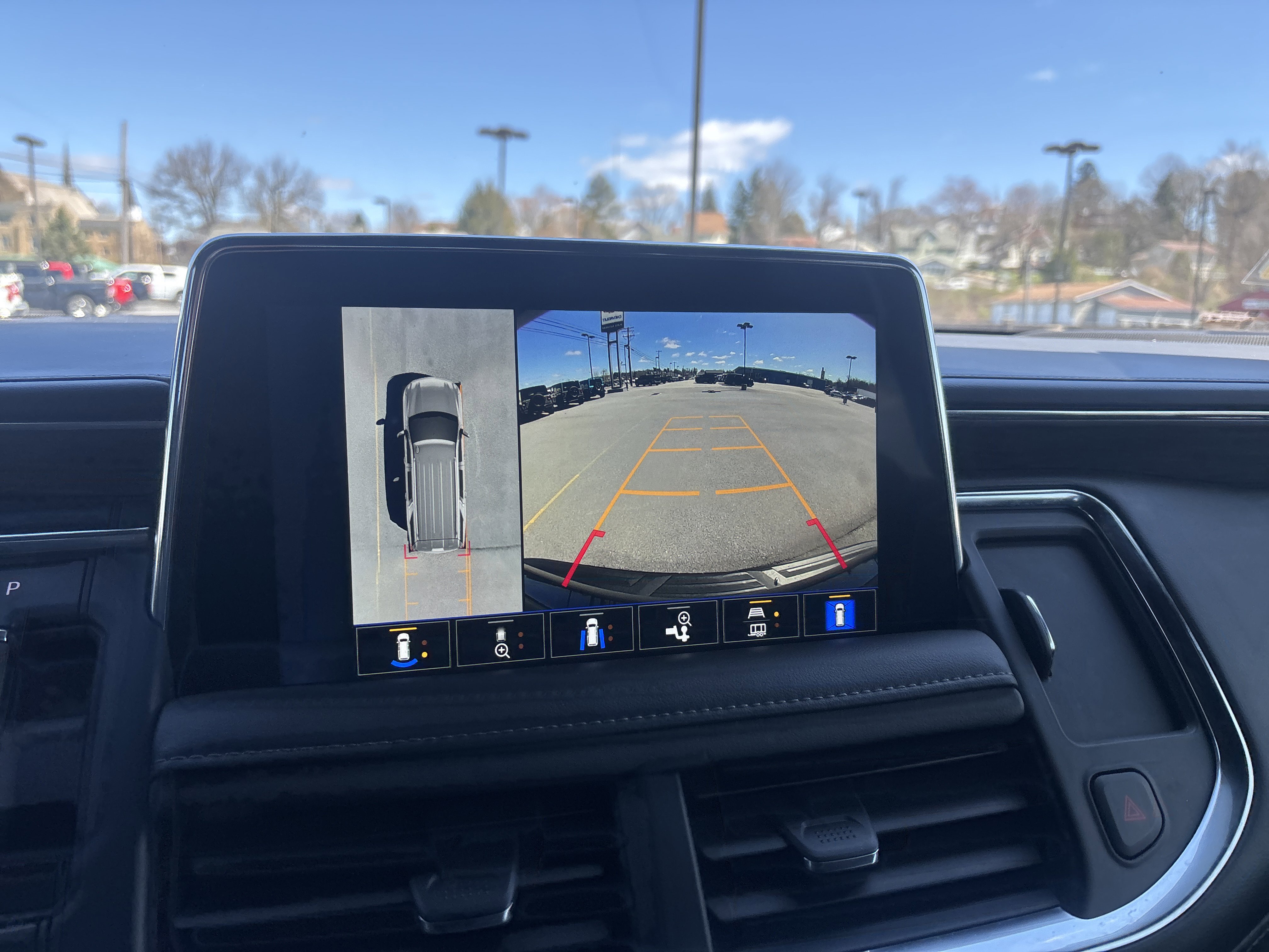 Used 2023 Chevrolet Tahoe LT w/ Luxury Package image 7