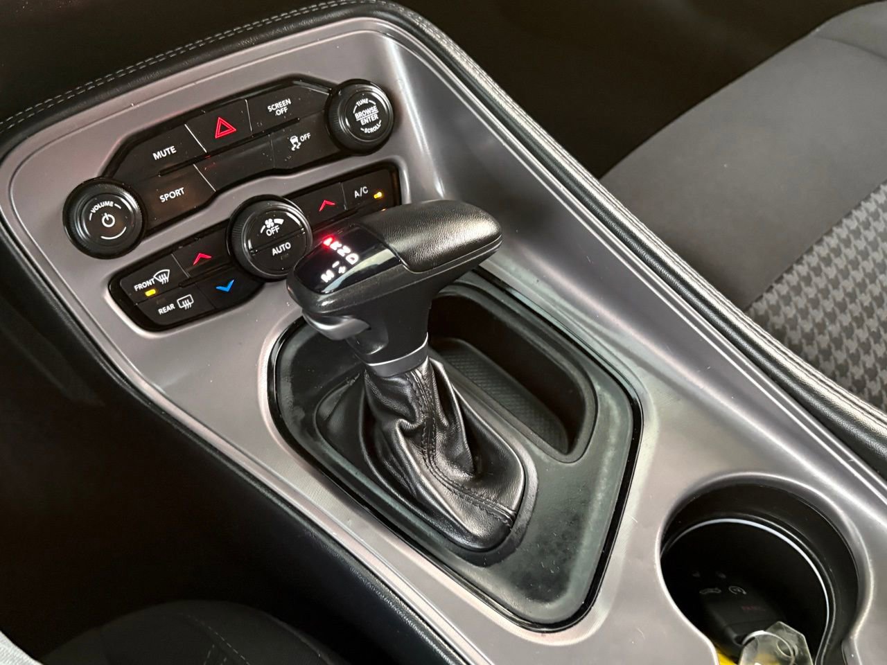 Used 2023 Dodge Challenger SXT image 18