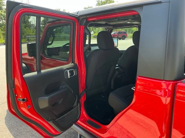 Used 2020 Jeep Gladiator Sport w/ Quick Order Package 24S AWD/4WD image 17