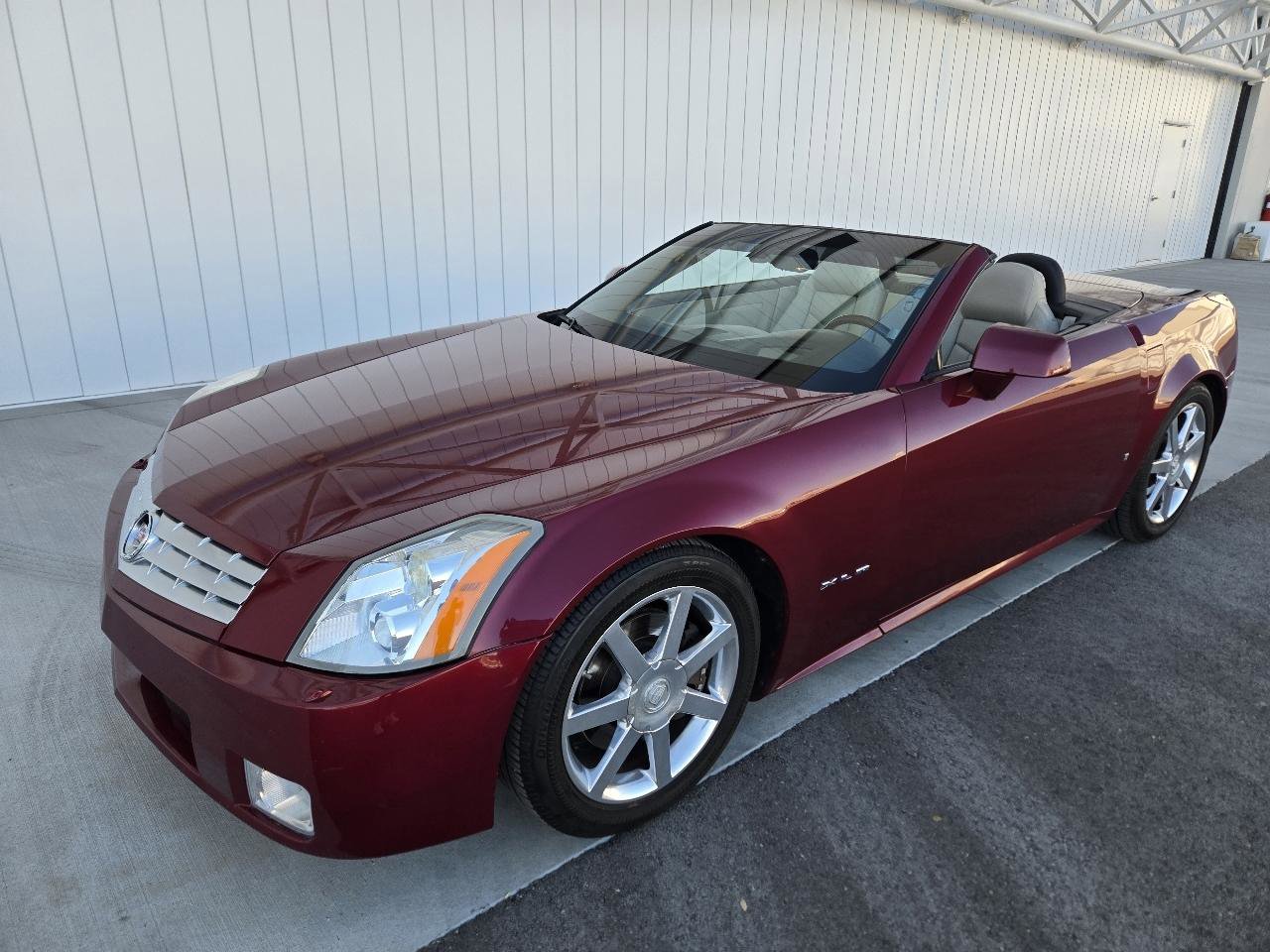 Used 2006 Cadillac XLR image 18