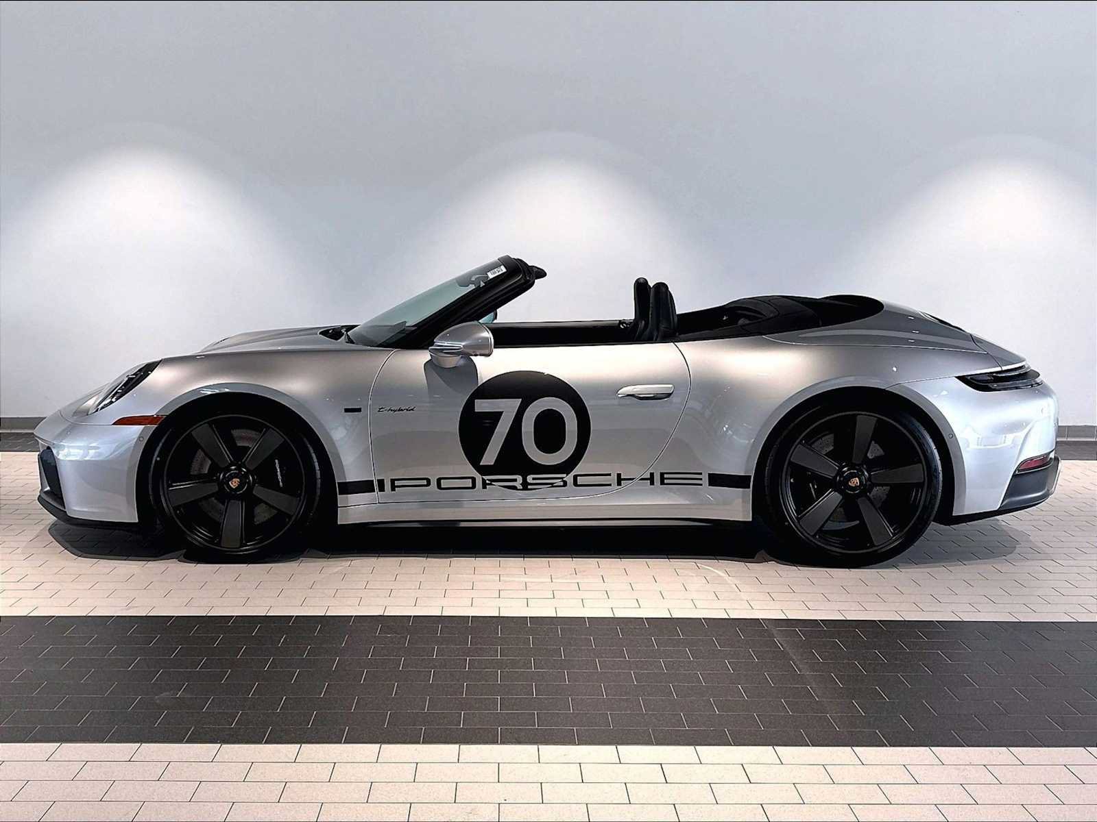 New 2026 Porsche 911 GTS RWD image 2