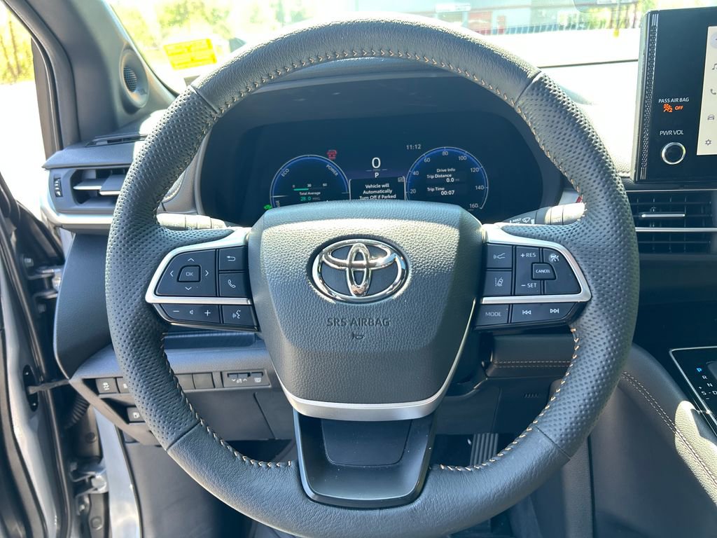 Used 2025 Toyota Sienna XLE Woodland Edition AWD/4WD image 22