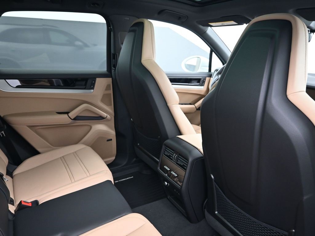 New 2026 Porsche Cayenne image 7