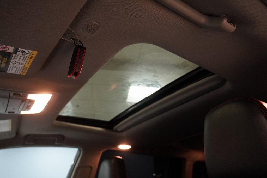 Used 2019 Toyota Highlander SE image 4