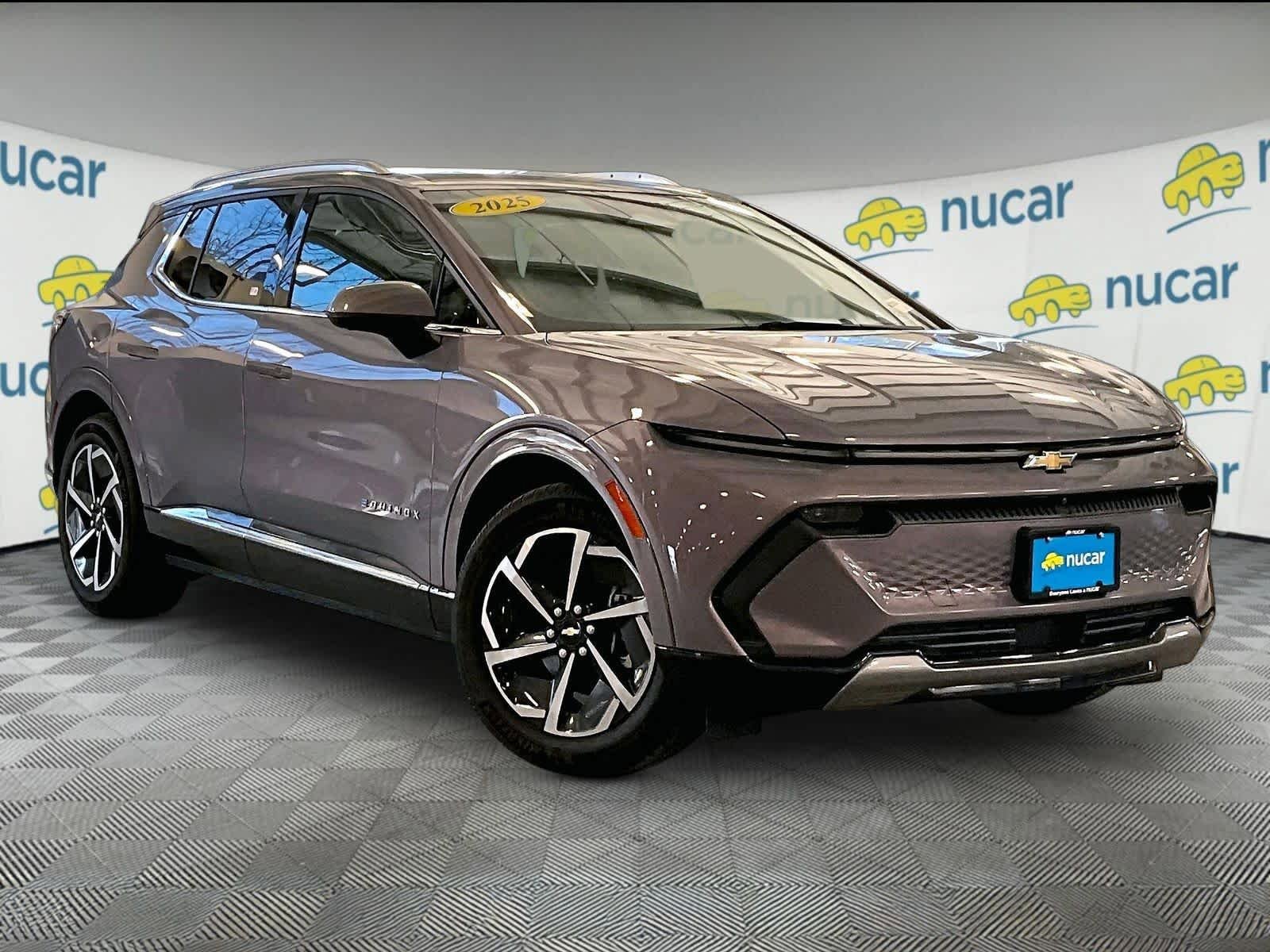 Used 2025 Chevrolet Equinox EV LT w/ Convenience Package FWD image 2