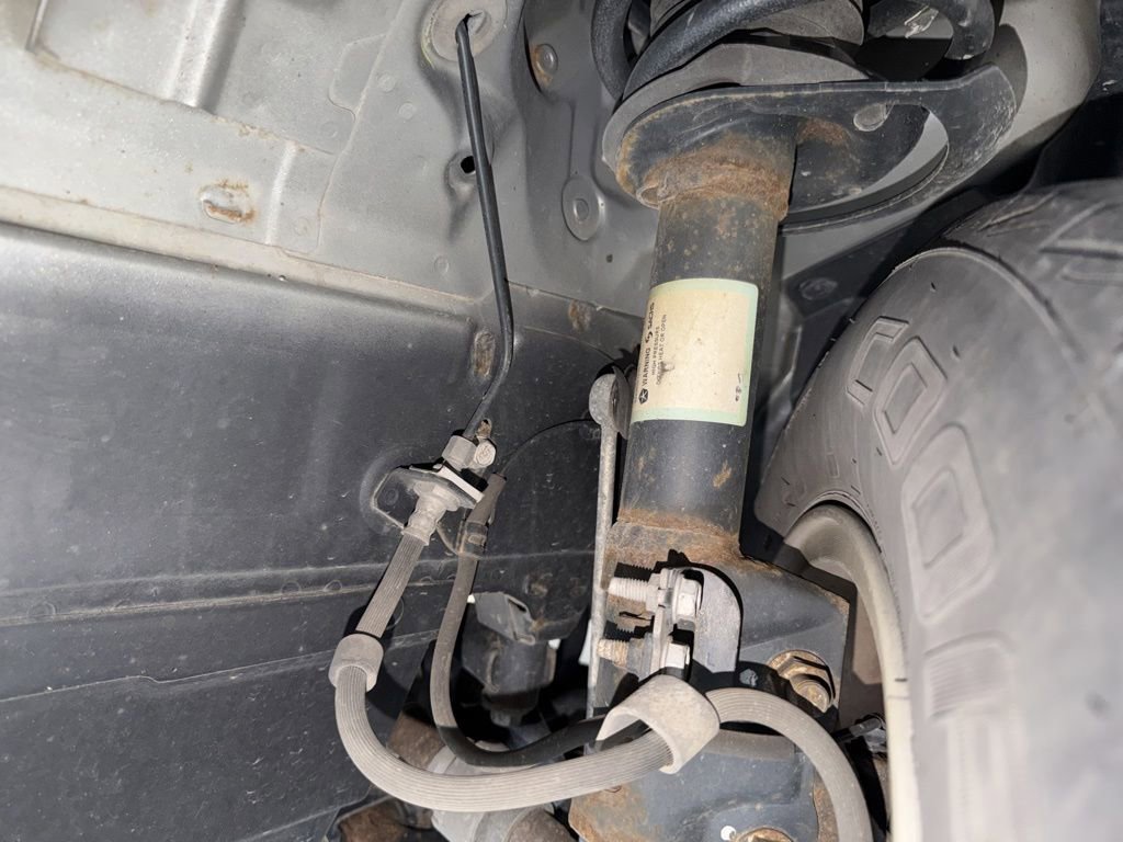 Used 2016 Jeep Compass Latitude FWD image 19