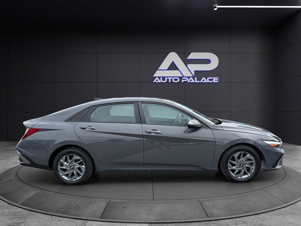 Used 2024 Hyundai Elantra SEL FWD image 8
