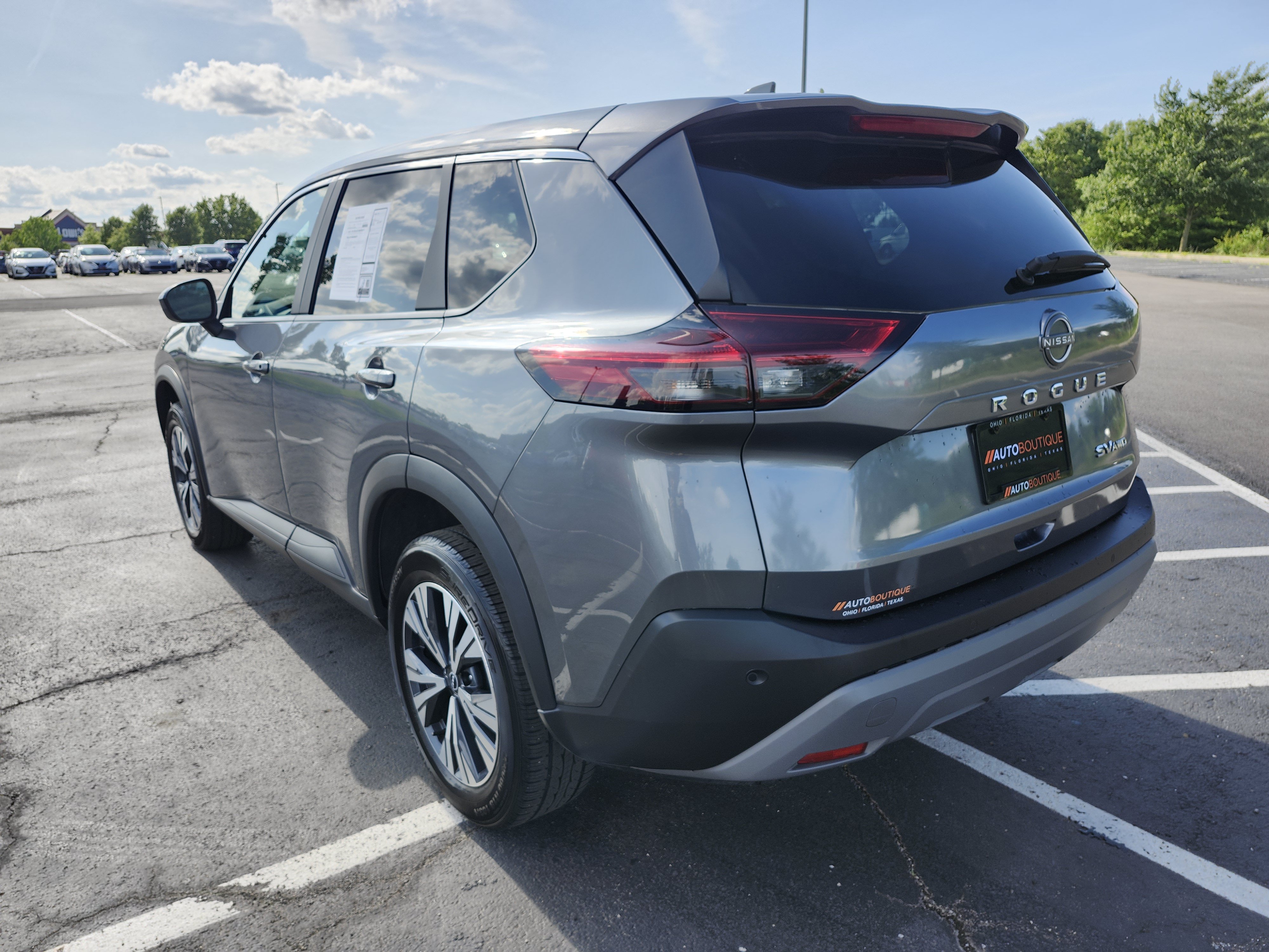 Used 2023 Nissan Rogue SV AWD/4WD image 13