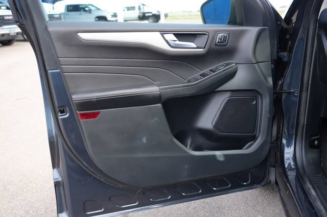 Used 2022 Ford Escape SEL w/ Technology Package FWD image 12