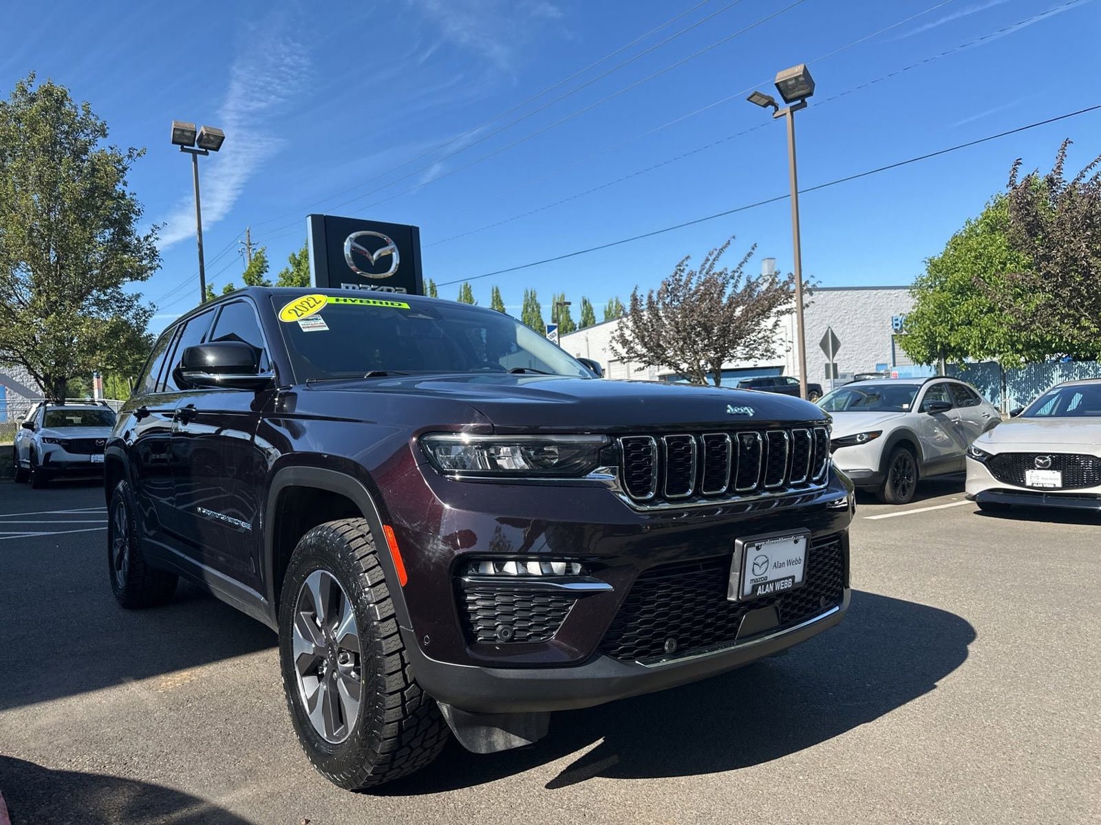 Used 2022 Jeep Grand Cherokee Limited 4xe w/ Luxury Tech Group II AWD/4WD image 4