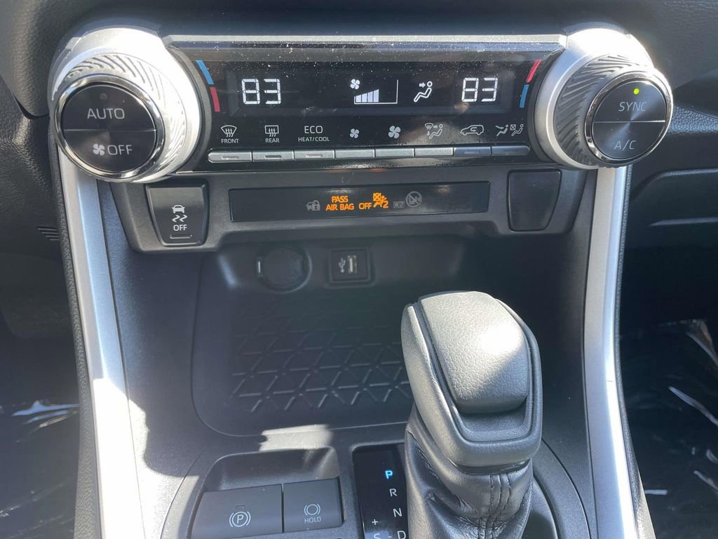 Used 2025 Toyota RAV4 XLE image 39