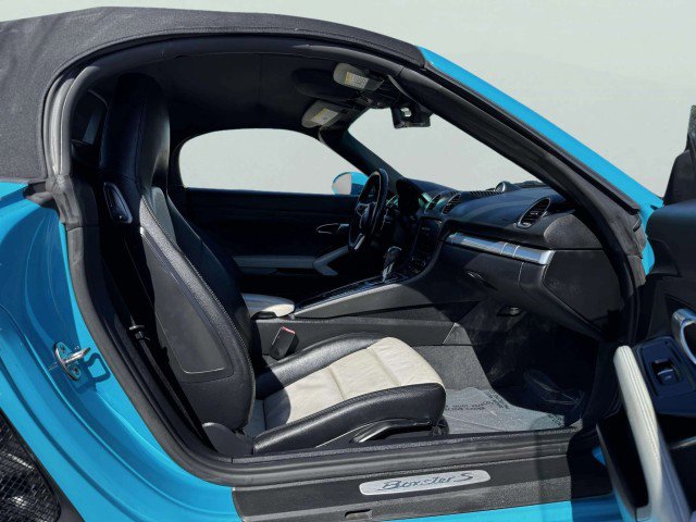 Used 2018 Porsche 718 Boxster S image 34