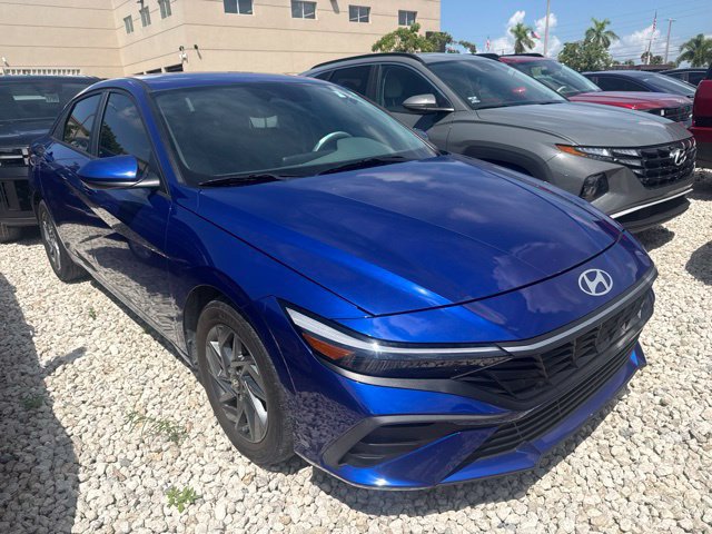 Used 2024 Hyundai Elantra SEL FWD image 3