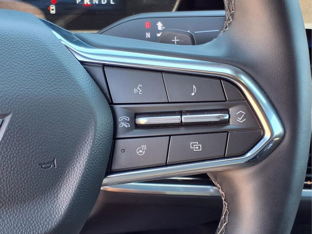 Used 2026 Chevrolet Equinox LT AWD/4WD image 16