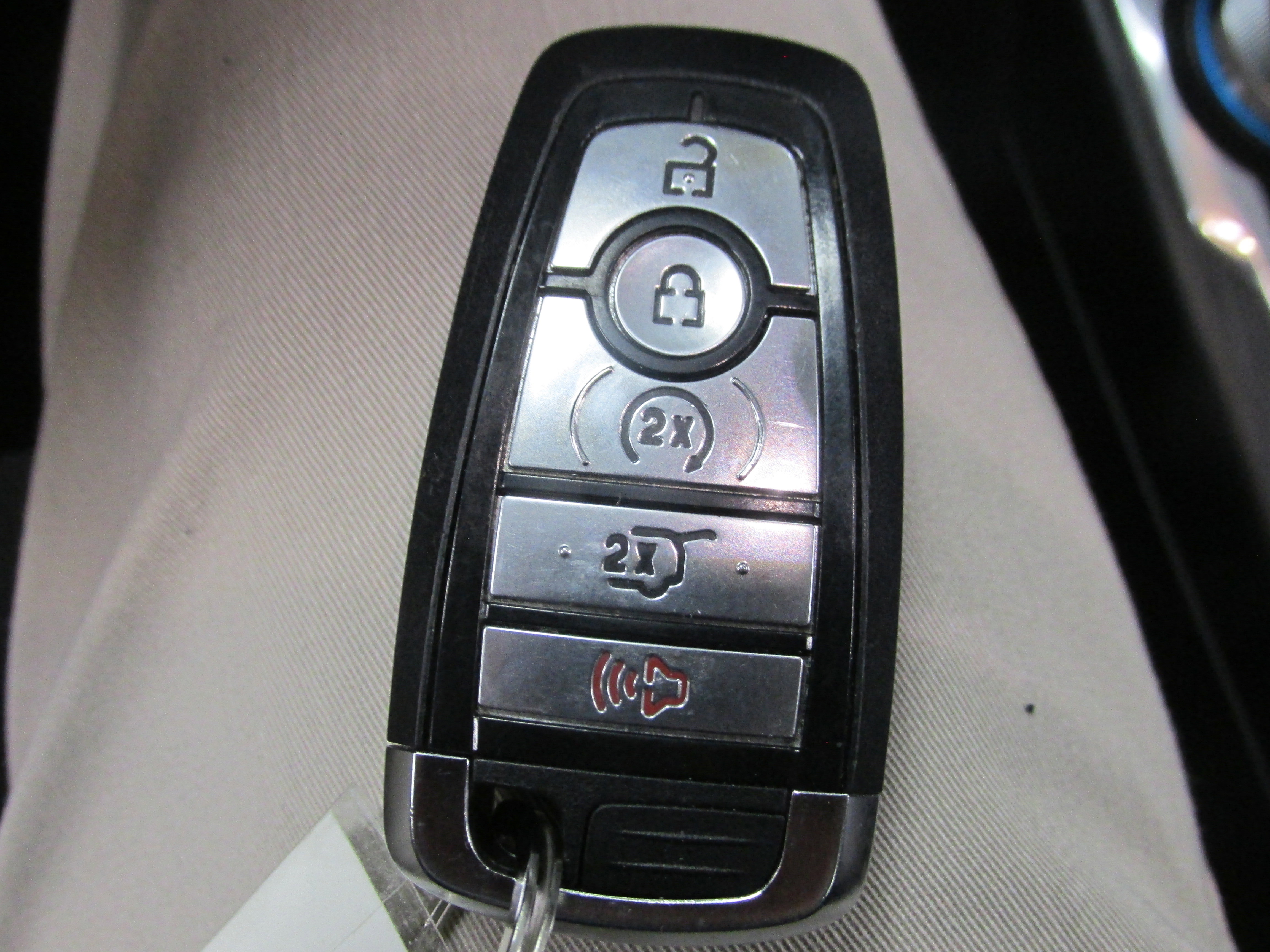 Used 2022 Ford Escape SEL w/ SEL Stealth AWD Package image 40