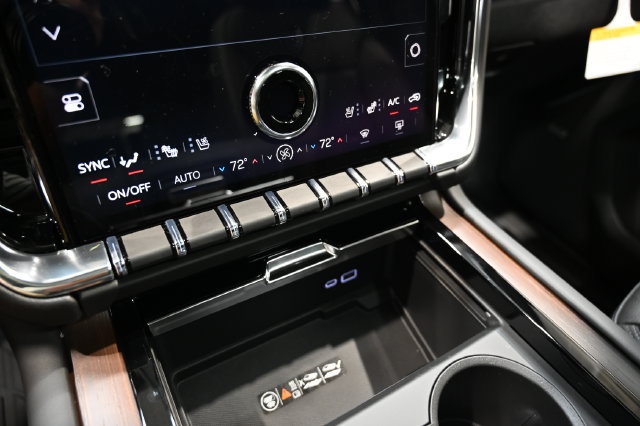 New 2026 GMC Yukon XL Denali w/ Sun & Power Step Package AWD/4WD image 20
