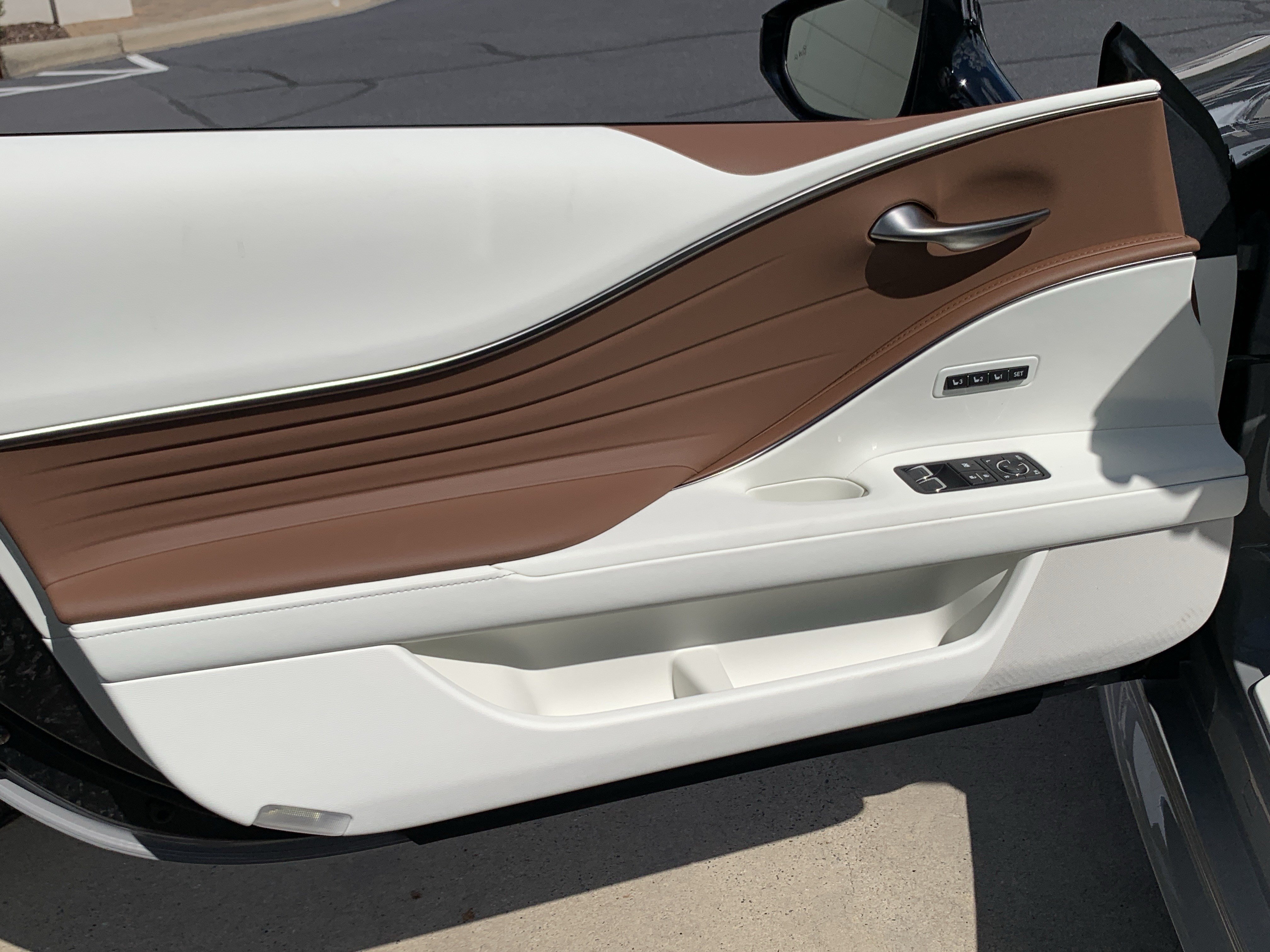 Used 2026 Lexus LC 500 Convertible w/ Inspiration Series RWD image 14