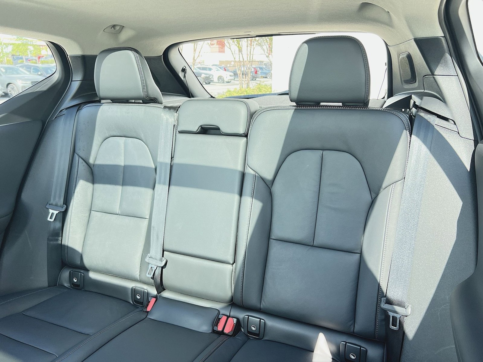 Certified 2023 Volvo XC40 B5 Plus w/ Climate Package image 22