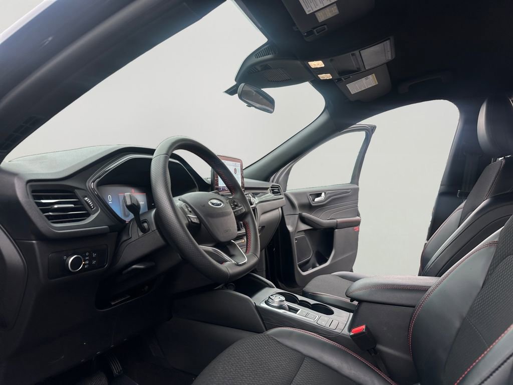 Used 2025 Ford Escape ST-Line image 9