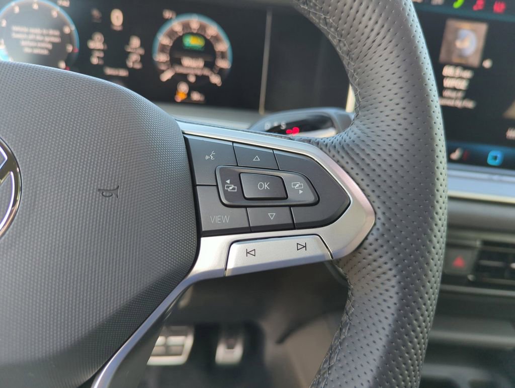 New 2026 Volkswagen Tiguan SE R-Line image 22