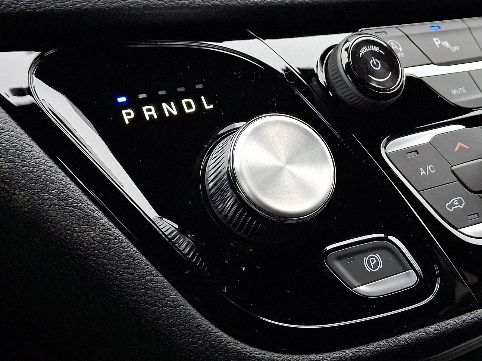 New 2026 Chrysler Pacifica Select FWD image 10