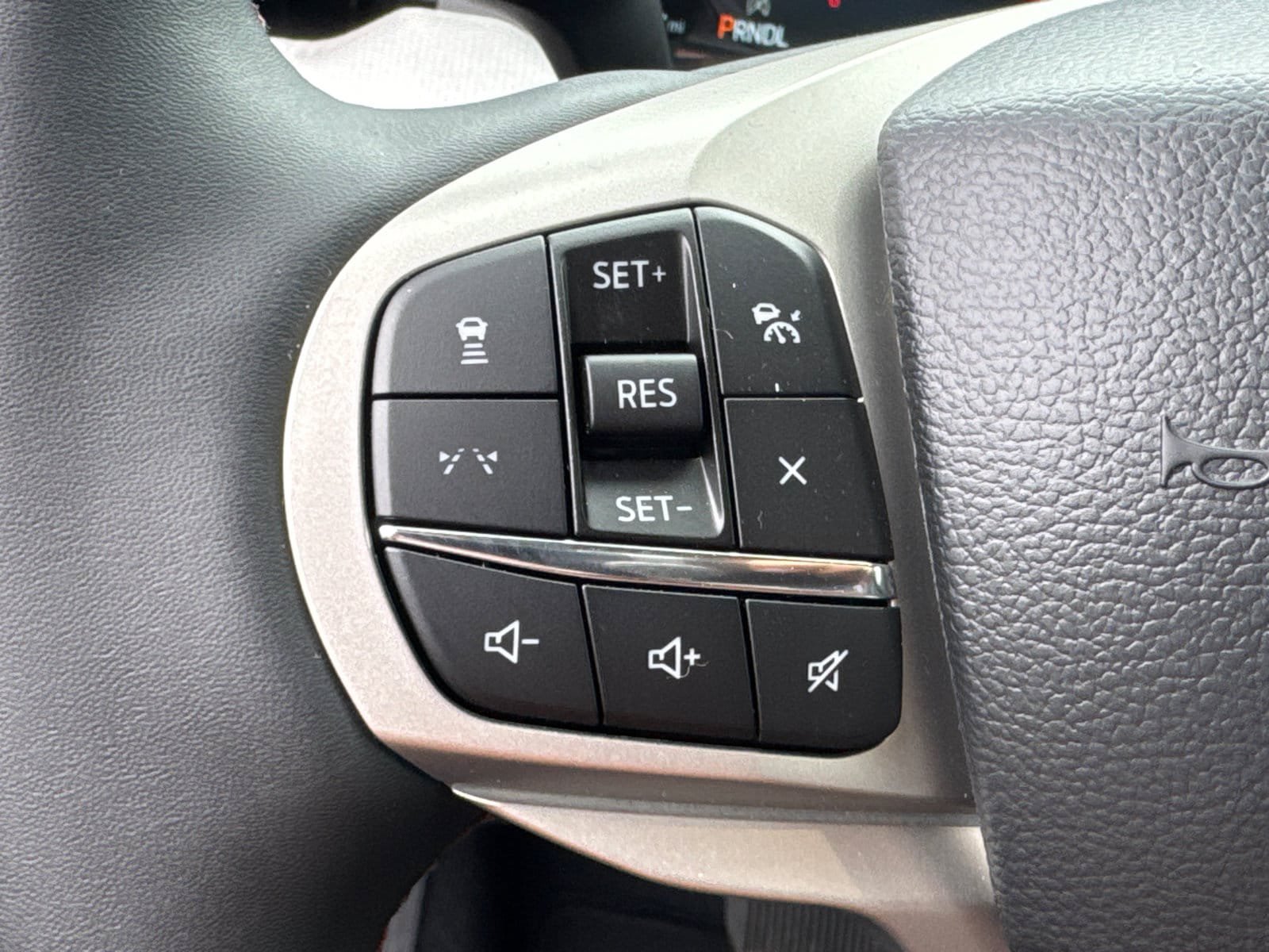 New 2026 Ford Explorer Active RWD image 32