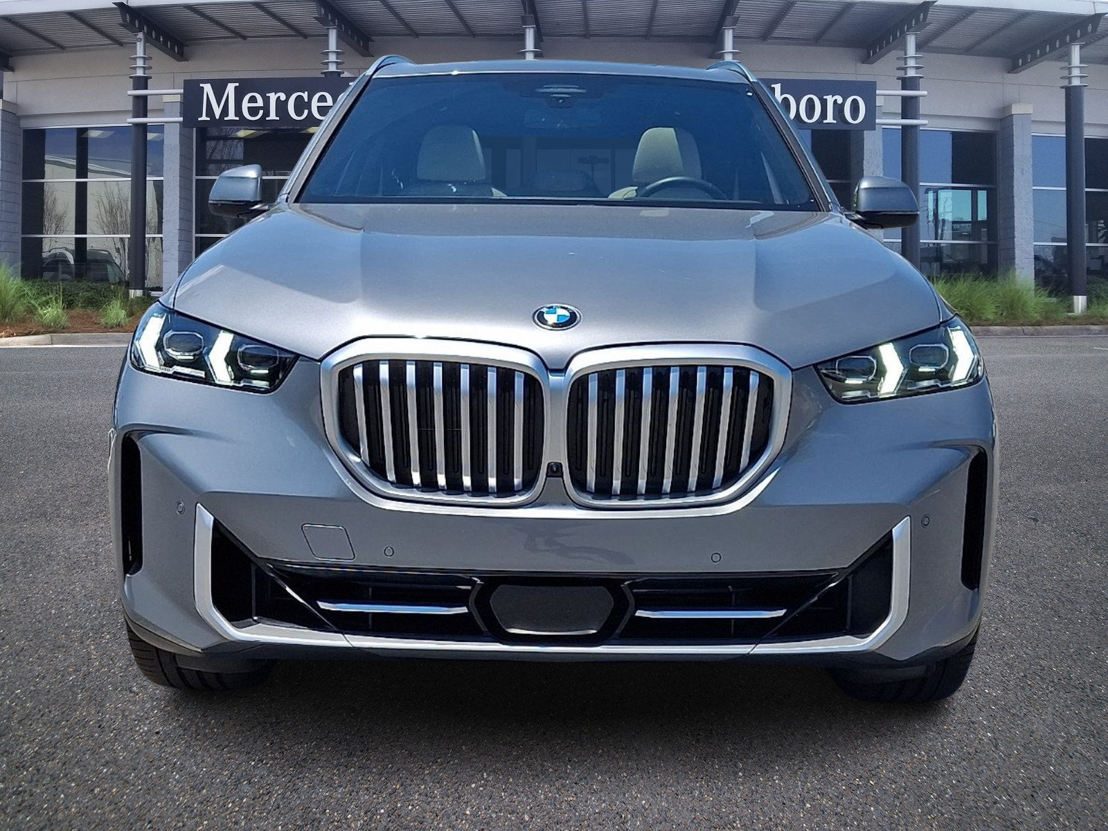 Used 2024 BMW X5 xDrive40i w/ Premium Package AWD/4WD image 2