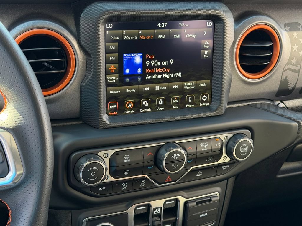 Used 2023 Jeep Gladiator Mojave AWD/4WD image 18